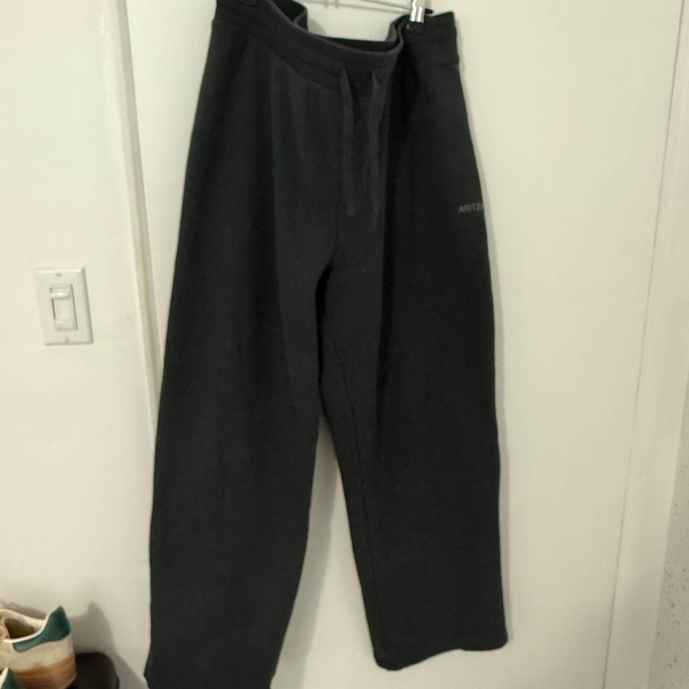 Aritzia Perfect Fit Sweatpants